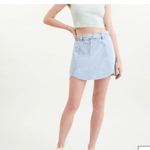 NWT! PacSun belted tulip denim skirt. Size 23 Light Blue